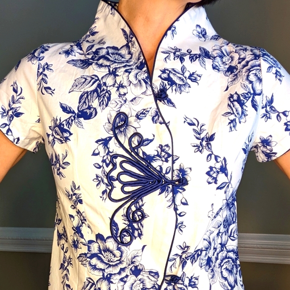 Miniye Short-Sleeve Mandarin Floral Blouse - Picture 4 of 14